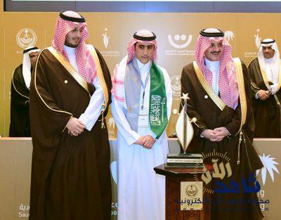 آل زايد يحقق المركز الأول والميدالية الذهبية في جائزة التطوع السعودية   