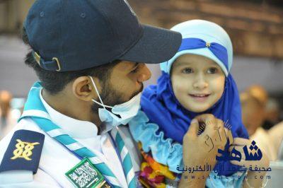 أفراد جمعية الكشافة يسخرون أنفسهم لخدمة الأطفال التائهين بالمسجد الحرام