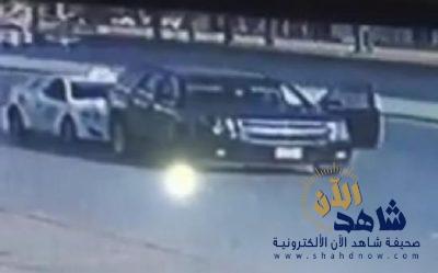 فيديو.. لص يسرق مركبة بحيلة ماكرة في الرياض ويدهس صاحبها بعد محاولة إيقافه