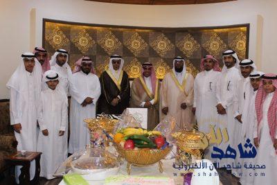 عمدة الجشة “الخيال” يستقبل المهنئين بعيد الفطر