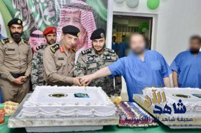 مدير السجون بالمنطقة الشرقية يعايد النزلاء
