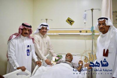 سفير النوايا الحسنة “القناص” يعايد مرضى مستشفى مدينة العيون