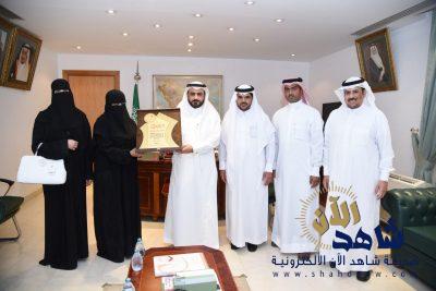 وكيل محافظ الأحساء يكرم المهنا والهلال
