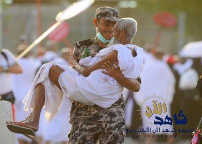 مَن هو الجندي الذي ظهر مبتسمًا في صورة حقق مصوِّرها المركز الأول؟