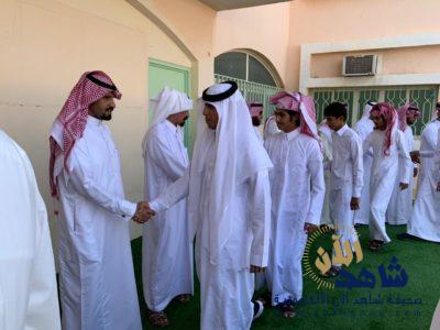 بالعود الازرق و القهوة البرية … ثانوية الحرمين تستقبل طلابها للعام الدراسي الجديد