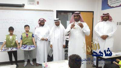 مدرسة الأمير محمد بن فهد تستقبل طلابها للعام الدراسي الجديد … بالحلوى والعصائر والورود