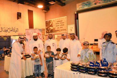 مدير تعليم بقيق يزور مدرسة زيد بن حارثة ويشيد بالجهود المبذولة