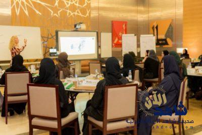 وزارة العمل والتنمية الاجتماعية تخرج 120 متدربة من الملتحقات