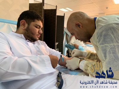 تحت شعار ” دمك حياة لغيرك ” … ثانوية الحرمين تشارك في حملة التبرع بالدم
