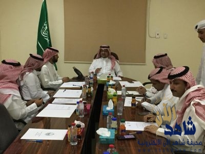 ازدواج الطرق وتوسعة الطوارئ وكلية البنين على طاولة المجلس المحلي بقرية العليا