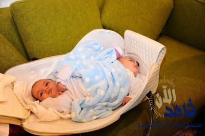 سفارة المملكة لدى تونس تستقبل التوأم السيامي الليبي تمهيداً لنقلهما إلى الرياض