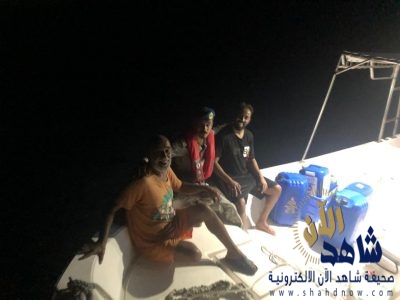 حرس الحدود ينقذ بحرينيين تعطل قاربهما بعرض البحر برأس تنورة