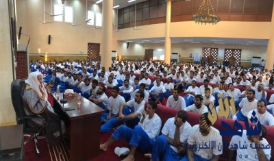 أَكْثَرَ مَنْ 700 مُتَدَرِّبٍ يَجْتَمِعُونَ فِي مُحَاضَرَةِ تَوْعَوِيَّةِ