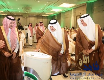 في الأحساء .. أمير المنطقة الشرقية يدشن ويضع حجر الأساس لـ 18 مشروعًا مائيًا