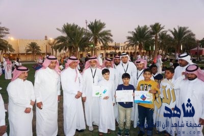 ” مرسم حر ” و ١٠٠ لوحة فنية بالمعرض التشكيلي بتعليم الأحساء .