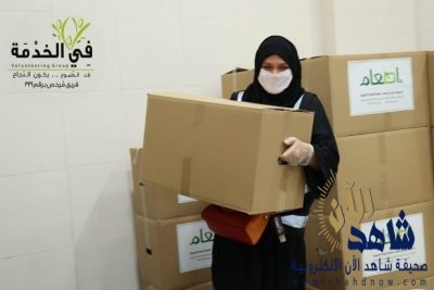 فريق في الخدمة يستنفر طاقاته لإيصال ٧٥ سلة غذائية للأسر المحتاجة
