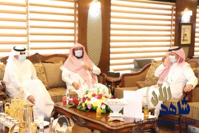 تعليم الأحساء يكرم الاستاذ عماد الجعفري بمناسبة تقاعده