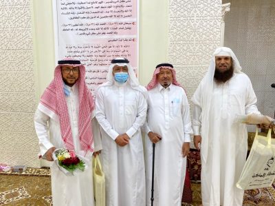 “خالد الربيع” وأخوانة يكرمون أئمة ومؤذني مساجد الجشة