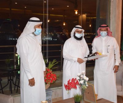 مكتب تعليم بيش يختتم العام الدراسي بتكريم المتميزين