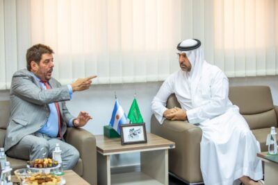 لقاء يجمع زيدان والسفير الارجنتيني لتطوير البولو بالسعودية