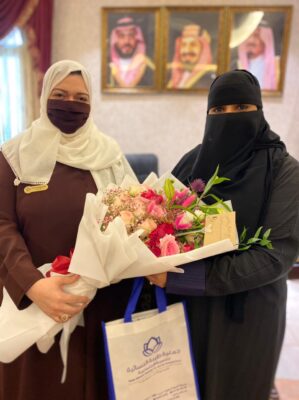 جمعيه طيبة النسائية للتنمية الاجتماعية بالمدينة تكّرم قائدة فريق فرسان الصفة التطوعي وترشيحها سفيرة للجمعية