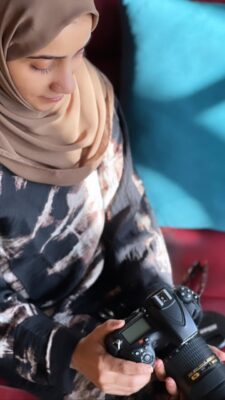 لقاء خاص مع المصورة دعاء عبدالله تتحدث فية عن تجربتها في عالم التصوير