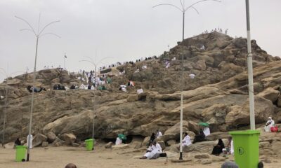 جموع الحجاج يكملون الركن الخامس .. وينفرون من عرفات إلى مزدلفه قبل قيل اليوم الاثنين