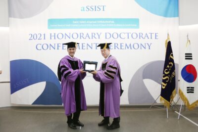 د. العيار يحتفي بالدكتور سامي العبدالوهاب لحصوله على الدكتوراه الفخرية من كوريا