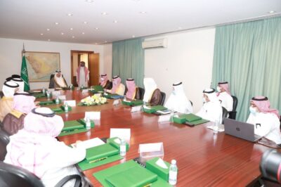 سمو محافظ الأحساء يؤكد على تكاملية جهود القطاعات الحكومية في تحسين المشهد الحضري ومعالجة التشوه البصري