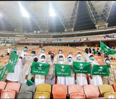 ابناء كافل يساندون المنتخب امام الصين بحضور لافت