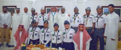 رجل الاعمال سامي فلاته يقلد قادة كشافة شباب مكة وسام الصداقة والسلام الكشفي العماني