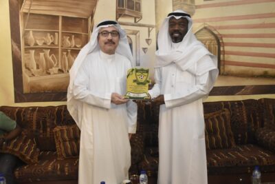 سانتوس يقدم العضوية الشرفية  لرئيس شركة نجوم الملاعب للتسويق الرياضي