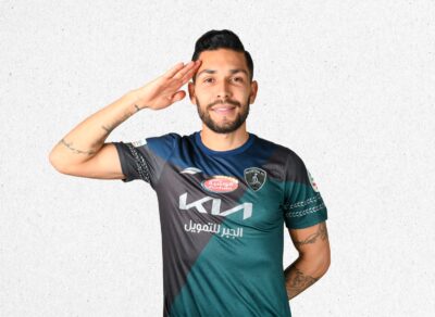 بالتعاون مع الراعي الرياضي شركة أوفسايد | إدارة فريق الفتح الكروي تكشف عن الطقم الثالث للموسم الرياضي الحالي