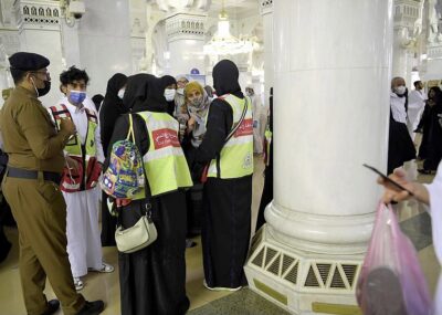 أكثر من 3500 متطوع ومتطوعة في المسجد الحرام يُقدمون خدماتهم لقاصدي بيت الله