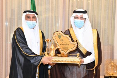 أمير المنطقة الشرقية يستقبل رئيس وأعضاء مجلس نادي النهضة