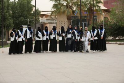 الصُم يعبرون في صفحات التواصل بسيل من رسائل الثناء والشكر للام الروحي لهم الأميرة “تهاني” بعد الختام