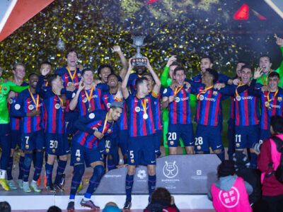 برشلونة يتوج بكأس السوبر الاسباني