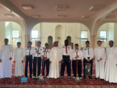 الكشفية البحرية بثانوية الفلاح تنفذ عملا تطوعيا في مسجد مجاور