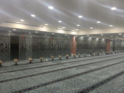 فواصل زجاجية لتخفيض الاستهلاك الكهربائي بمساجد منطقة مكة