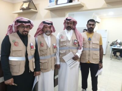 حملة التبرع بالدم تسجل حضور رئيس وأعضاء فريق ( فزعة) بالأحساء