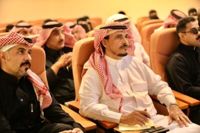 الدكتور علي مرزوق يختتم ورش متحف عسير بخلف الكواليس في المتحف