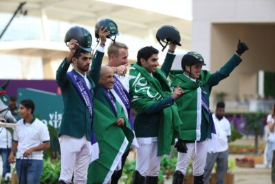 فرسان الذهب في باريس وبرشلونه