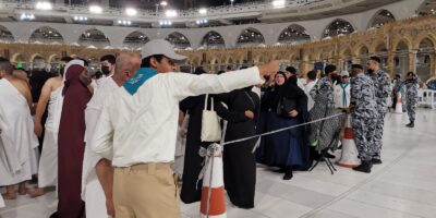 حمائم رسل السلام يعاودن لخدمة ضيوف الله في بيته العتيق