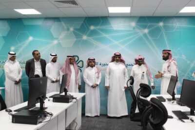 فرع هيئة الصحفيين السعوديين بالمدينة في زيارة للتجمع الصحي بالمنطقة