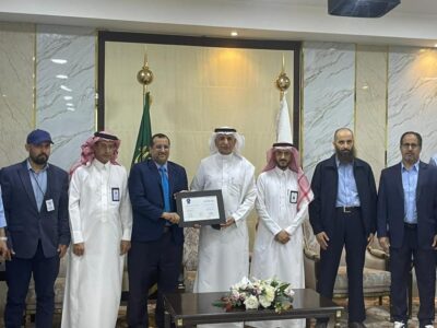 الكلية التقنية ببيشة تتسلم شهادة الاعتماد المؤسسي.