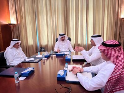 محافظ القطيف يجتمع بمدير مكتب وزارة الرياضة بالشرقية