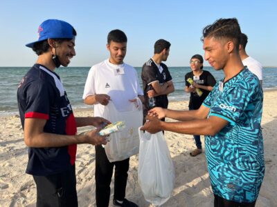 لجنة بيئتنا التطوعية تشارك في حملة حماية شواطئ العقير