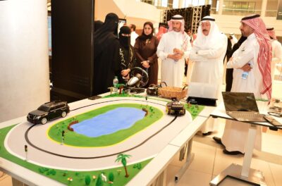 طالبات الهندسة الطبية الحيوية بجامعة الإمام عبد الرحمن بن فيصل يبتكرن جهازاً لتنبيه السائق لحظة شعوره بالنعاس