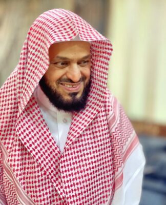 الدكتور خالد الخالدي يحتفى بمعلمه حمد السبيعي