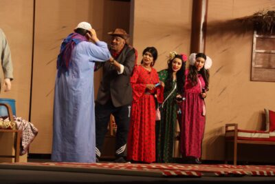 مكاسب ومزايا لمسرحية “آخر موديل” في الأحساء